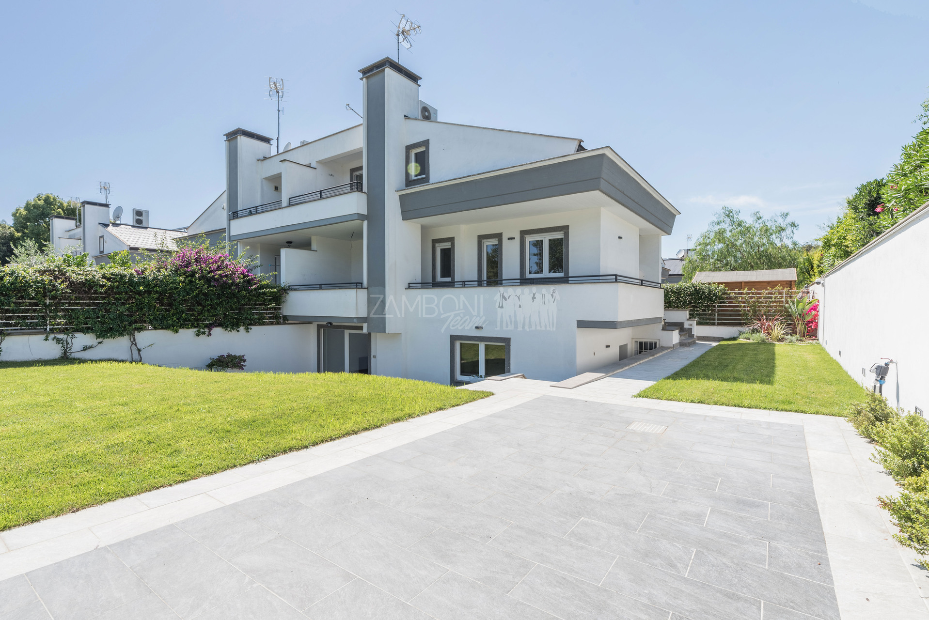 villa-bifamiliare-via-scontrino-infernetto-esterno