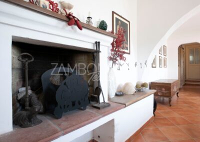 Via-Appia-Antica-Terracina-Villa-Artistica